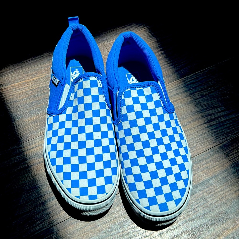 Brand new Vans women 9 , men 7 or youth 7 CHECKERBOARD CLASSIC SLIP-ON SHOE